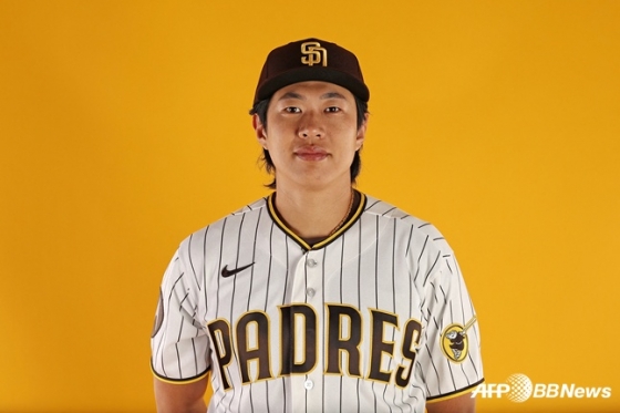 샌디에이고 파드리스 프로필 촬영을 하고 있는 송성문. /AFPBBNews=뉴스1