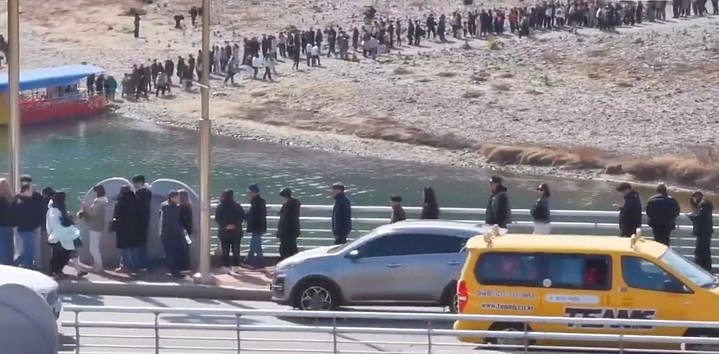 영화 '왕과 사는 남자' 흥행으로 극 중 주요 배경이자 조선 제6대 임금 단종의 유배지인 강원 영월군 청령포를 찾는 발길이 이어지고 있다./사진=엑스(X·옛트위터)