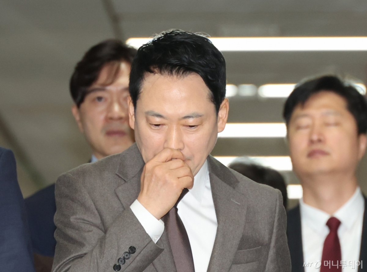 [서울=뉴시스] 김금보 기자 = 장동혁 국민의힘 대표가 2일 오전 서울 여의도 국회에서 열린 최고위원회의에 참석하고 있다. 2026.03.02. kgb@newsis.com /사진=김금보