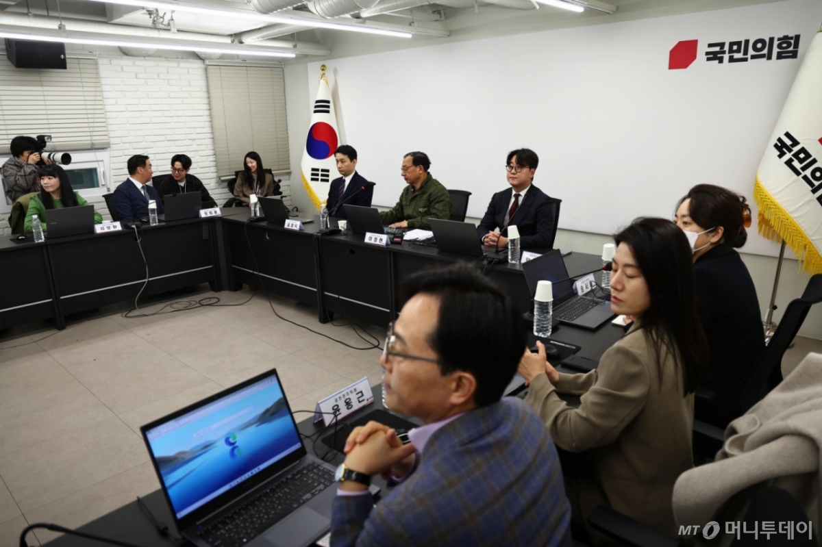 [서울=뉴시스] 김명년 기자 = 26일 오후 서울 여의도 국민의힘 중앙당사에서 제9회 전국동시지방선거 중앙당 공천관리위원회 3차 회의가 열리고 있다. 2026.02.26. kmn@newsis.com /사진=김명년