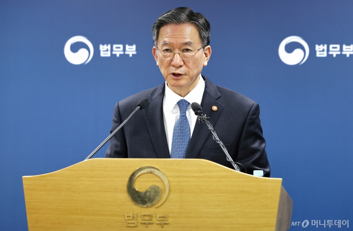 정성호 법무부 장관이 3일 오후 경기도 정부과천청사 법무부에서 ‘2030 이민정책 미래전략‘을 발표하고 있다./사진=머니투데이 DB