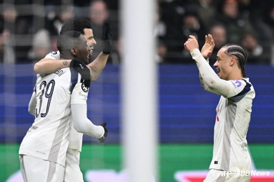 기뻐하는 토트넘 선수들. /AFPBBNews=뉴스1