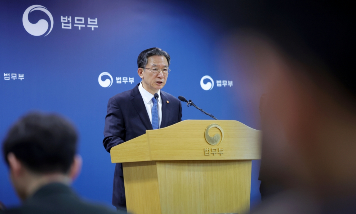 정성호 법무부 장관이 3일 오후 경기도 과천시 정부과천청사 법무부 브리핑실에서 2030 이민정책 미래전략을 발표하고 있다./과천=뉴시스