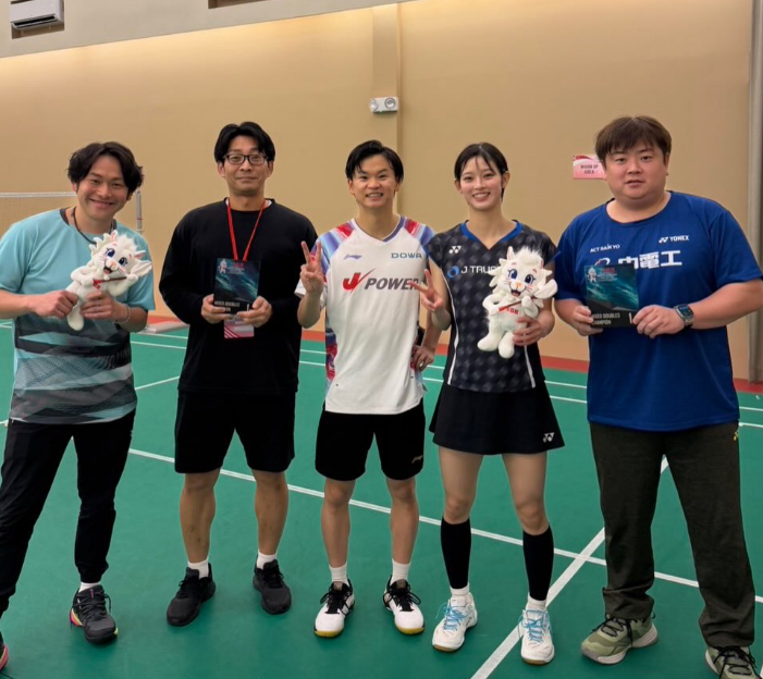 타구치 마야(오른쪽에서 두 번째)와 와타나베 유타(가운데). /사진=타구치 마야 SNS