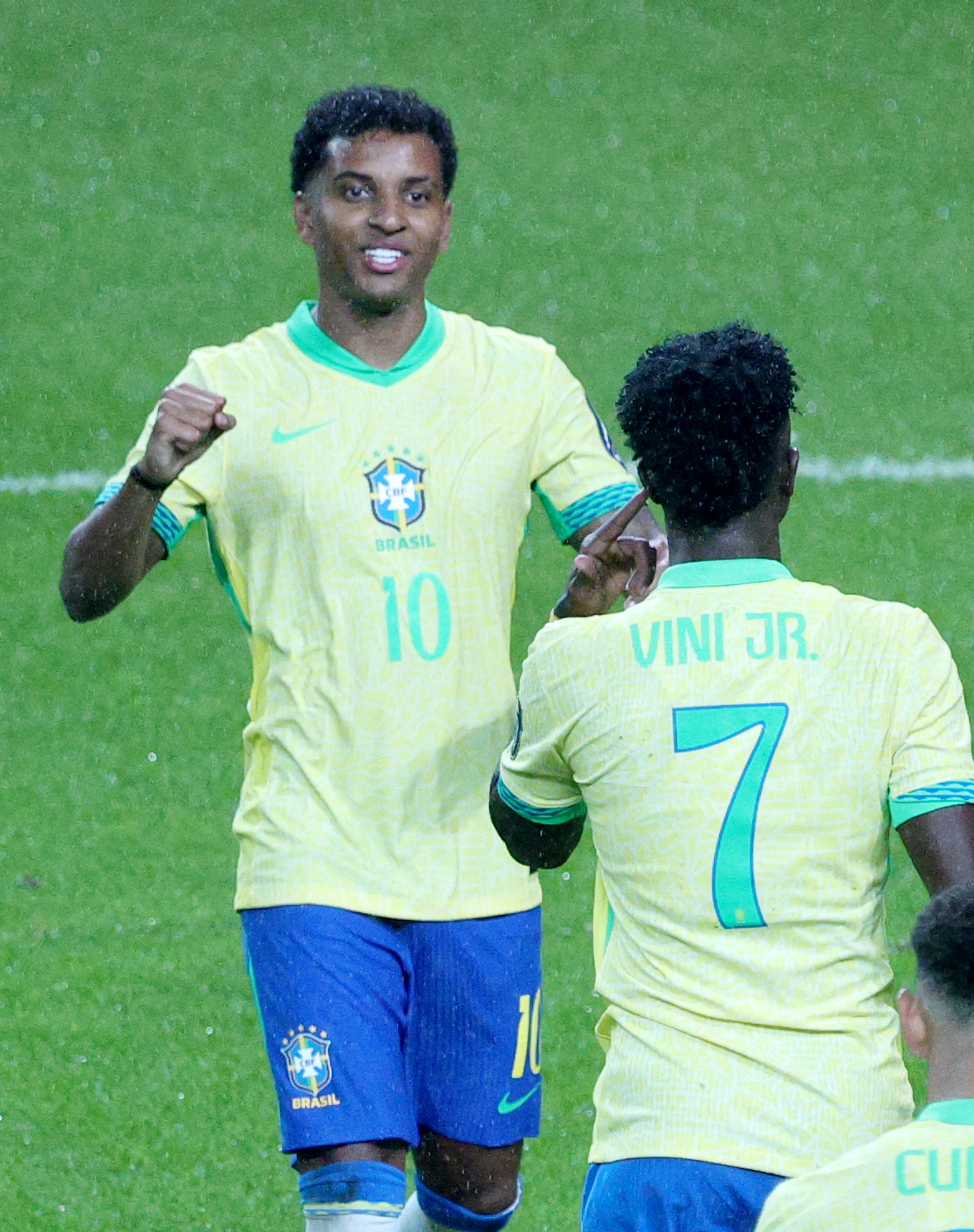 한국 축구 국가대표팀이 지난해 10월 10일 서울월드컵경기장에서 브라질 대표팀과 친선경기를 벌였다.  브라질 호드리구가 네 번째 골을 타뜨리고 비니시우스와 기쁨을 나누고 있다. /사진=김진경 대기자