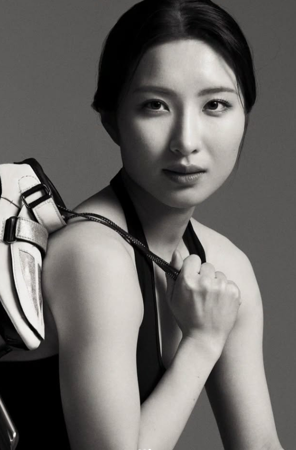 2026 밀라노·코르티나담페초 동계올림픽 2관왕에 오른 쇼트트랙 국가대표 선수 김길리가 명품 브랜드 샤넬 화보 촬영을 진행했다./사진=김길리 인스타그램 화면캡처.