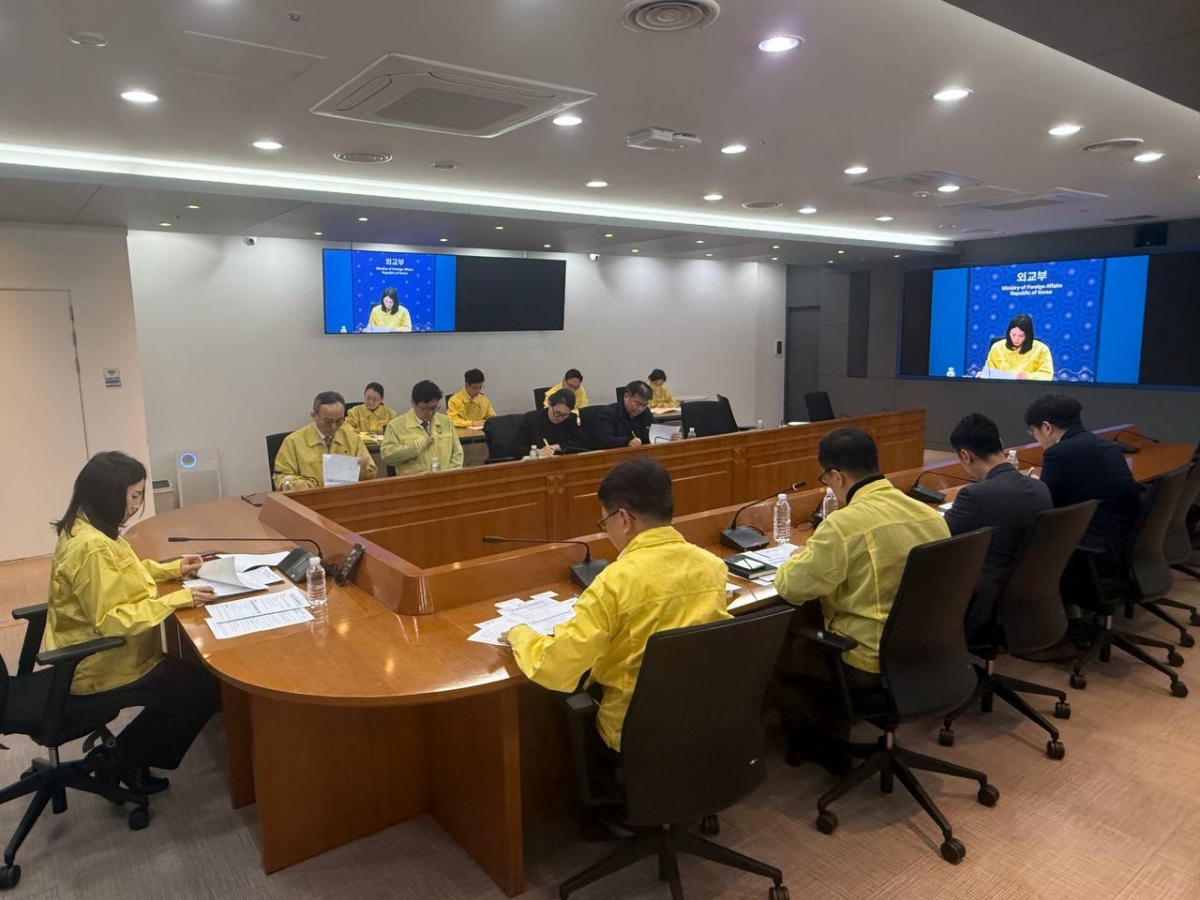외교부는 3일 김진아 제2차관 주재로 재외국민보호대책본부 회의를 열고 중동에 체류하고 있는 우리 국민 귀국 지원 방안 등을 논의했다./사진제공=외교부