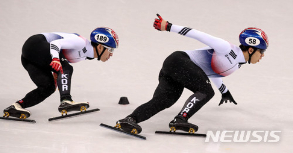 지난 2018년 2월 강원 강릉 아이스아레나에서 열린 평창 동계올림픽 쇼트트랙 스피드 스케이팅 남자 500m 결승 경기. 황대헌-임효준이 역주하고 있다. /사진=뉴시스