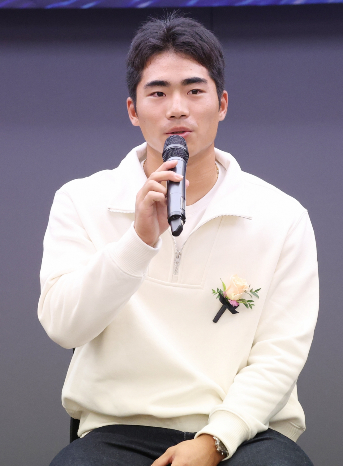 오재원이 지난해 11월 '2025 퓨처스 스타대상' 시상식에서 야구 부문 스타상을 수상한 후 기자회견에서 기자들의 질문에 답하고 있다.  /사진=김진경 대기자