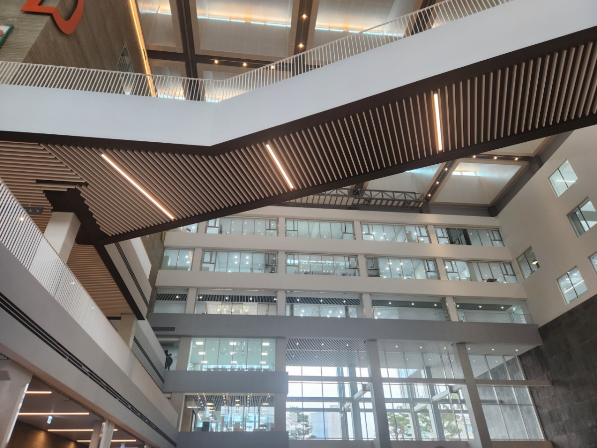 서울시교육청 신청사 로비/사진=황예림 기자