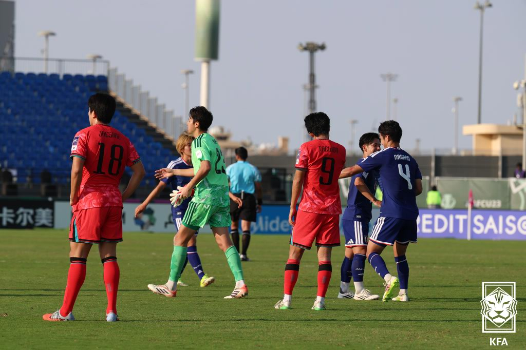 지난 1월 아시아축구연맹(AFC) U-23 아시안컵 4강전에서 두 살 어린 일본에 져 결승 진출에 실패한 한국 대표팀. /사진=대한축구협회 제공