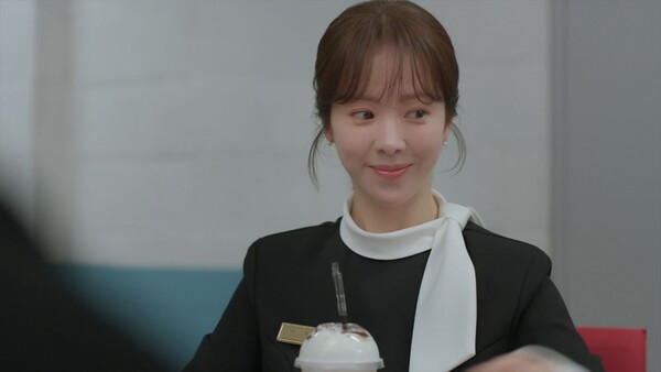 '미혼남녀의 효율적 만남' 한지민 / 사진=SLL