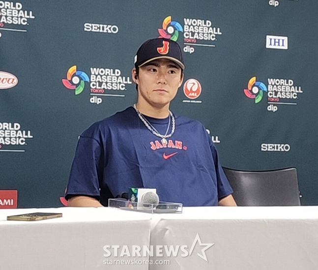 대만전 선발 투수인 야마모토가 지난 4일 공식 기자회견에 나선 모습. /사진=박수진 기자