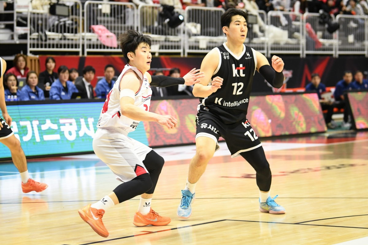 문유현(왼쪽)과 문정현. /사진=KBL 제공