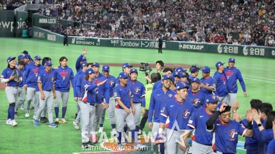 대만 선수들이 7일 도쿄돔에서 열린 2026WBC 도쿄POOL 대만과 체코 경기에서 콜드케임 승을 거둔 후 그라운드를 나서고 있다. /사진=강영조 선임기자