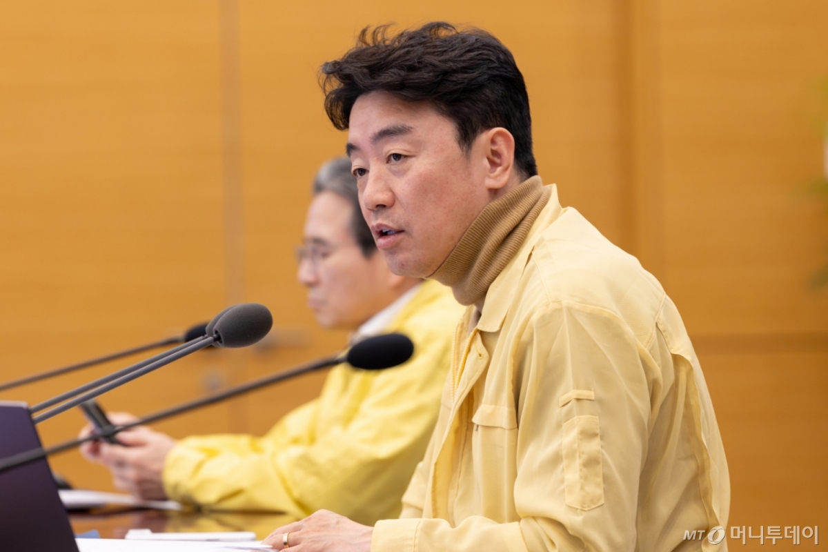 (서울=뉴스1) 이재명 기자 = 강훈식 대통령 비서실장이 2일 청와대에서 주간업무회의를 주재하고 있다. (청와대 제공. 재판매 및 DB 금지)  2026.3.2/뉴스1  Copyright © 뉴스1. All rights reserved. 무단 전재 및 재배포,  AI학습 이용 금지. /사진=(서울=뉴스1) 이재명 기자