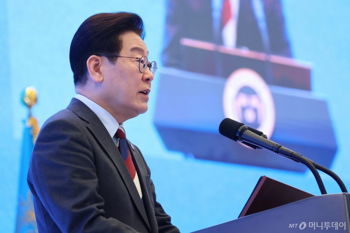 [서울=뉴시스] 고범준 기자 = 이재명 대통령이 5일 청와대 영빈관에서 열린 2026 밀라노·코르티나담페초 동계올림픽 선수단 격려 오찬에서 격려사를 하고 있다. 2026.03.05. photo@newsis.com /사진=