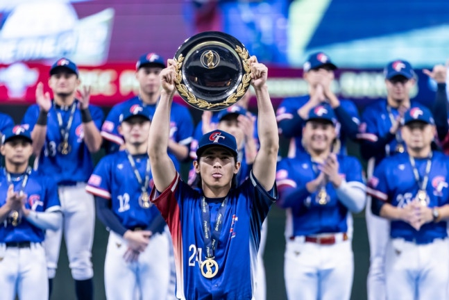 2024년 열린 프리미어12 최우수선수상을 수상했던 천제셴. /사진=대만 야구 국가대표팀 공식 SNS