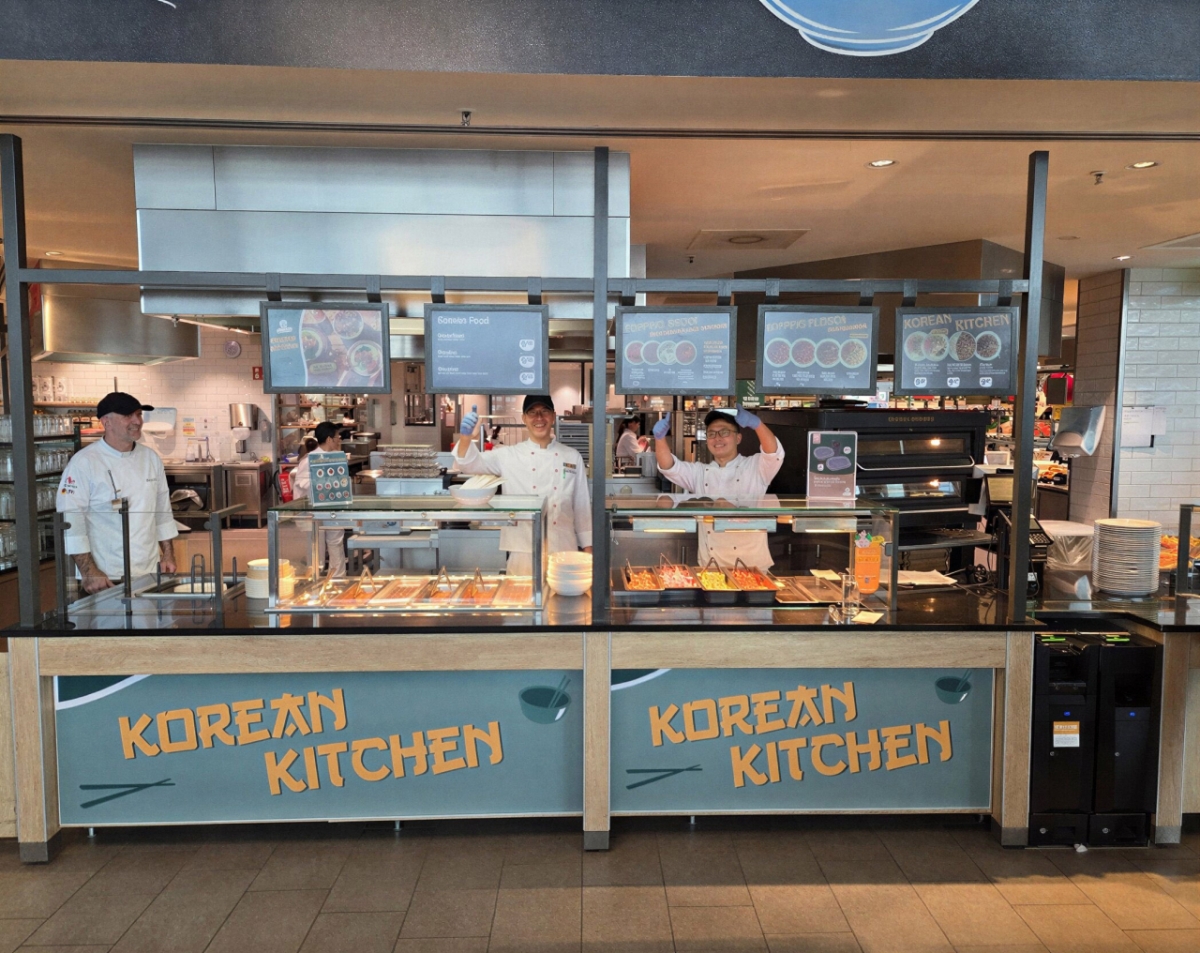 독일 글로버스가 운영하는 에쉬본(Eschborn) 지역 하이퍼마켓 푸드코트에 오픈한 한식 코너 2호점./사진제공=더본코리아