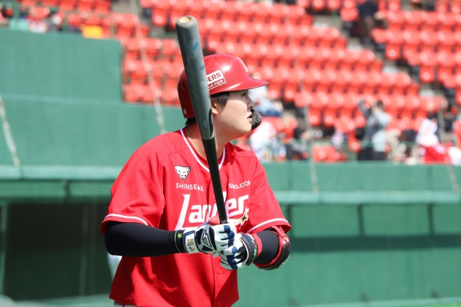 연습경기에서 타격을 준비하는 고명준. /사진=SSG 랜더스 제공