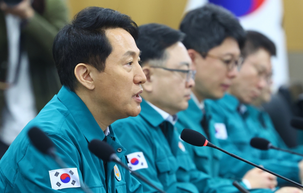 오세훈 서울시장이 9일 오전 서울 중구 서울시청에서 열린 오는 21일 광화문 광장에서 개최가 예정된 방탄소년단(BTS)의 컴백 행사 지원 점검회의에서 발언하고 있다./사진=뉴시스