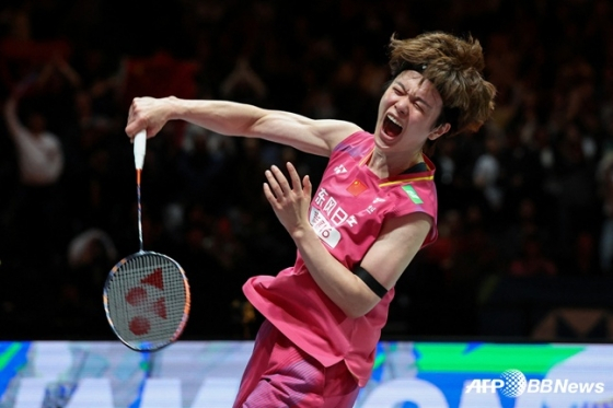 왕즈이가 우승을 확정한 뒤 환호하고 있다. /AFPBBNews=뉴스1