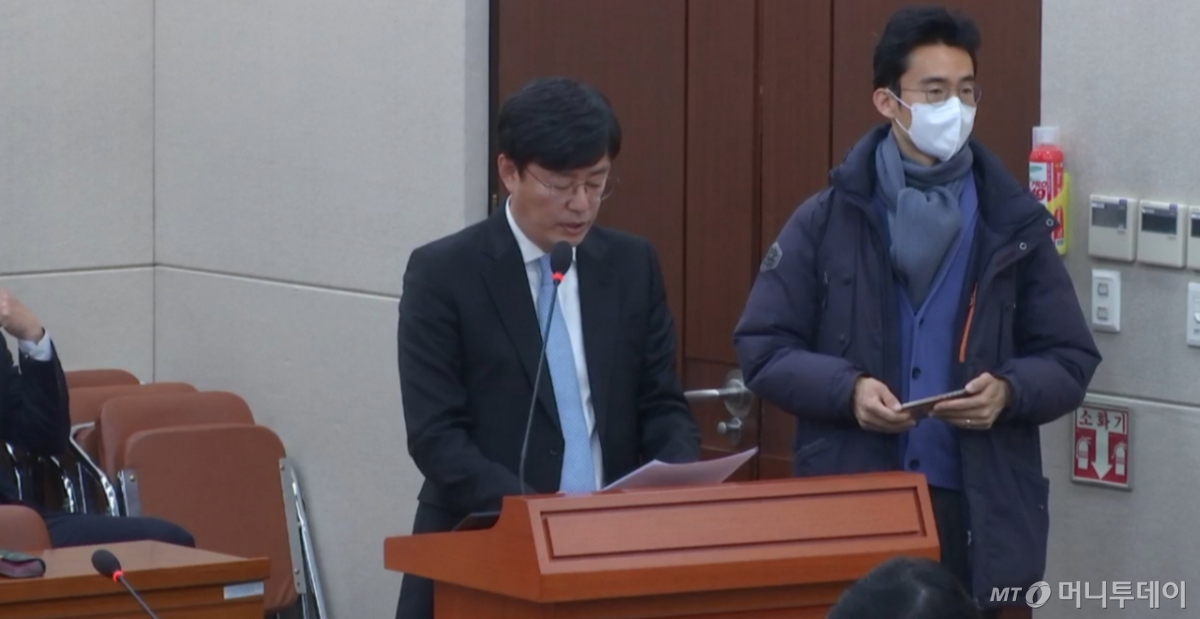 김승수 대한의사협회(의협) 총무이사가 10일 서울 여의도 국회에서 열린 국회 보건복지위원회 환자기본법·환자안전법 입법 공청회에서 진술인으로 참석했다. /사진=국회의사중계시스템