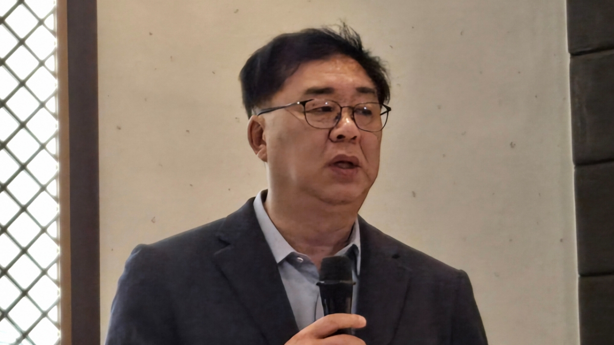 송구영 LG헬로비전 대표가 10일 서울 종로구 모처에서 KCTA가 개최한 기자간담회에서 발언하고 있다./사진=이찬종 기자