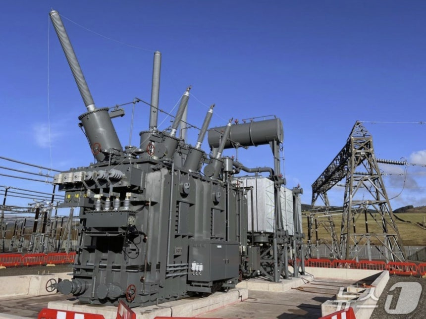 효성중공업이 2025년 영국 스코틀랜드에 설치한 초고압변압기/사진=뉴스1