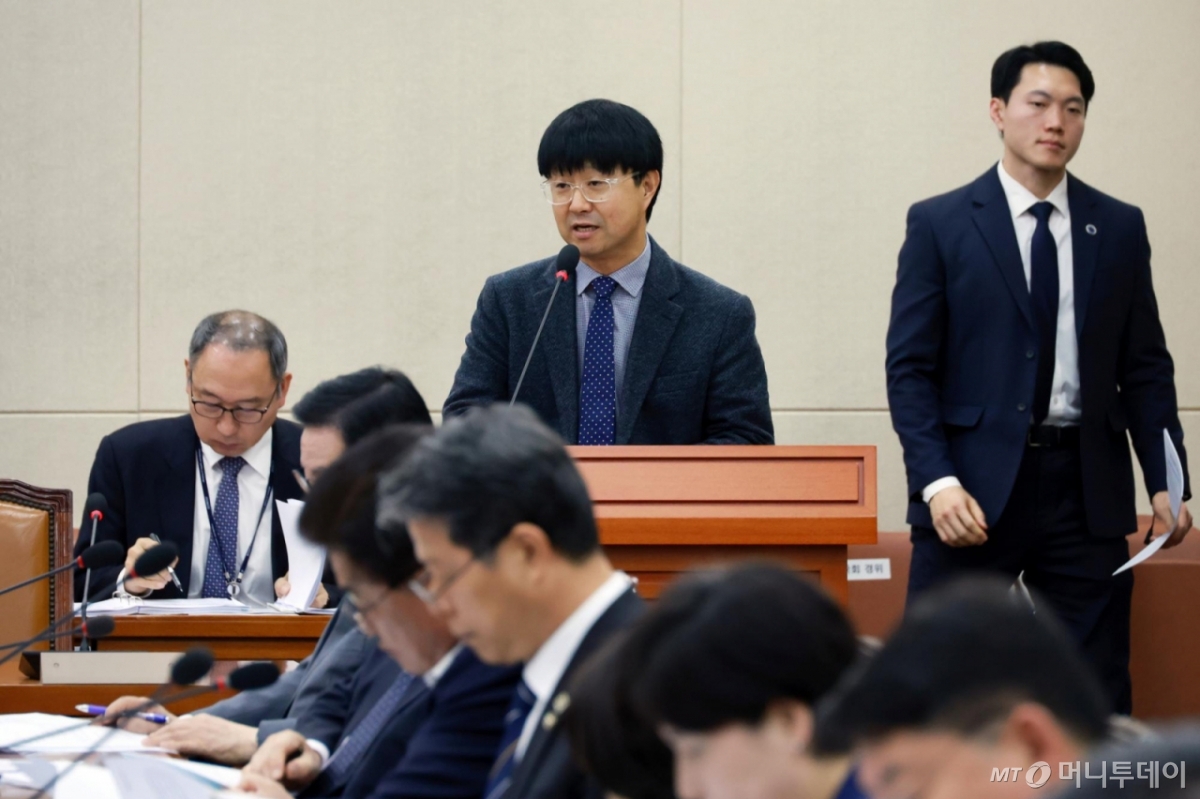 안기종 한국환자단체연합회 대표가 10일 서울 여의도 국회에서 열린 보건복지위원회 전체회의, 환자기본법 등에 대한 공청회에서 진술하고 있다./사진=[서울=뉴시스] 고승민 기자