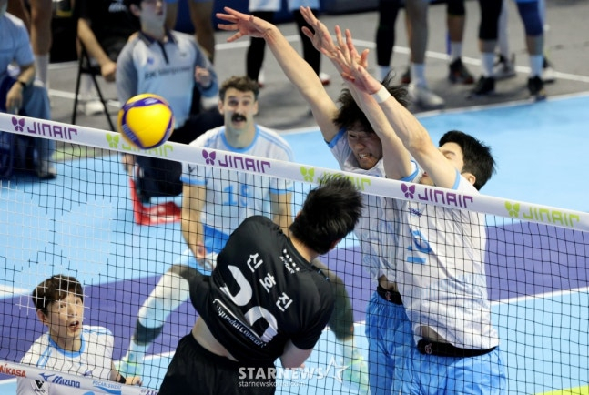 남자부 1위 대한항공과 2위 현대캐피탈의 경기.  /사진=스타뉴스