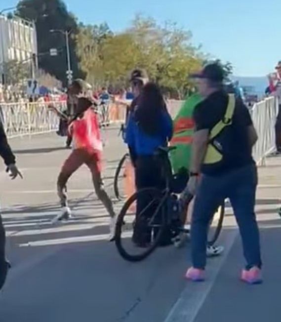 LA 마라톤 대회 모습. /사진=데일리메일 갈무리