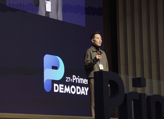 이재홍 어크로스 대표가 프라이머 데모데이에서 발표 중인 모습/사진제공=어크로스