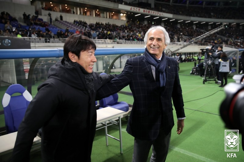 지난 2017년 동아시아축구연맹(EAFF) E-1 풋볼챔피언십(동아시안컵) 당시 신태용(왼쪽) 감독과 바히드 할릴호지치 감독. /사진=대한축구협회 제공