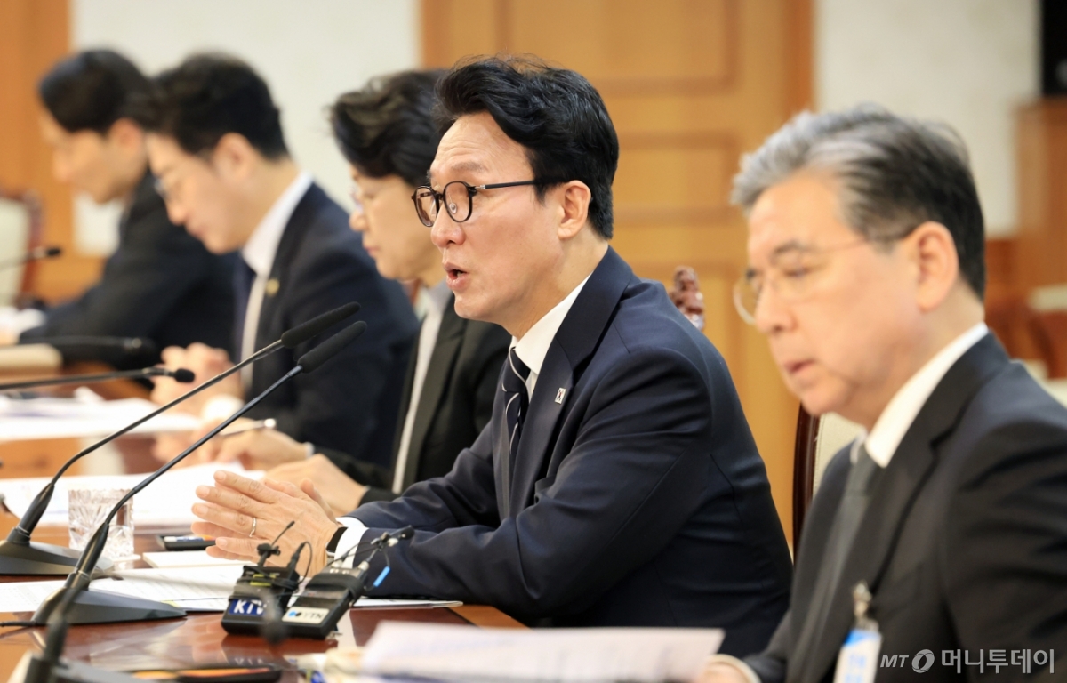 (서울=뉴스1) 임세영 기자 = 김민석 국무총리가 11일 서울 종로구 정부서울청사에서 열린 새만금·전북 대혁신TF 킥오프 회의에서 모두발언을 하고 있다. 2026.3.11/뉴스1  Copyright © 뉴스1. All rights reserved. 무단 전재 및 재배포,  AI학습 이용 금지. /사진=(서울=뉴스1) 임세영 기자