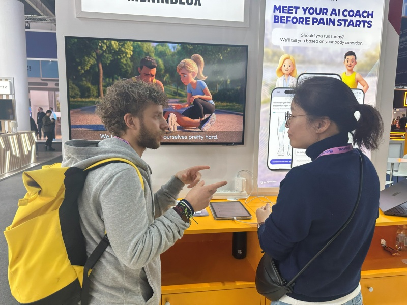 MWC 2026 맨인블록 부스 현지 비즈니스 상담 모습./사진제공=맨인블록