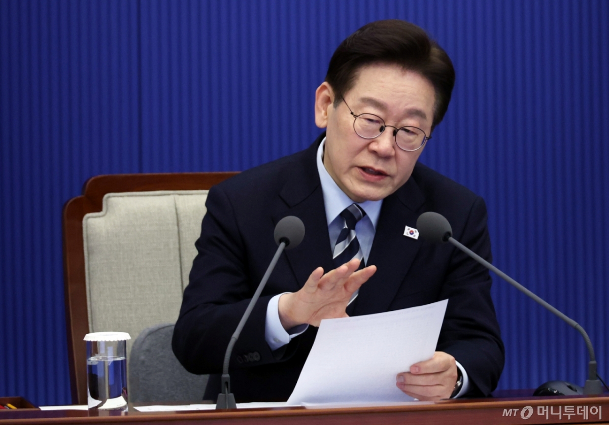 [서울=뉴시스] 고범준 기자 = 이재명 대통령이 12일 청와대에서 열린 수석보좌관회의에서 발언하고 있다. 2026.03.12. bjko@newsis.com /사진=