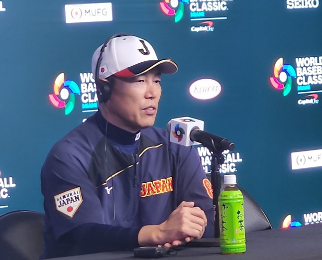 13일 공식 기자회견에 나선 이바타 감독. /사진=박수진 기자