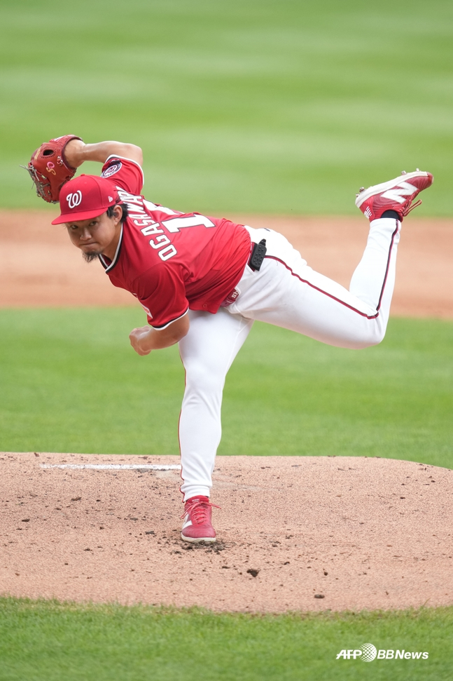 지난 시즌 워싱턴 소속으로 투구하는 오가사와라. /AFPBBNews=뉴스1