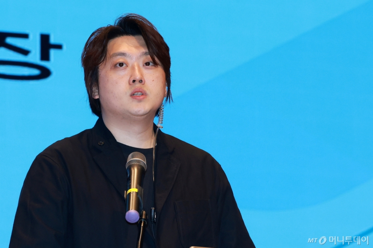 박단 전 대한전공의협의회 비상대책위원장이 지난해 5월17일 서울 강남구 코엑스에서 열린 제11회 젊은의사포럼에 참석해 개회사를 하고 있다. 2025.5.17/사진=뉴스1 