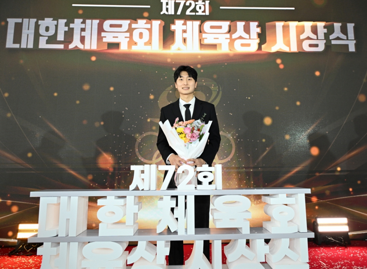 제72회 대한체육회 체육대상을 수상한 배드민턴 김원호. /사진=대한체육회 제공