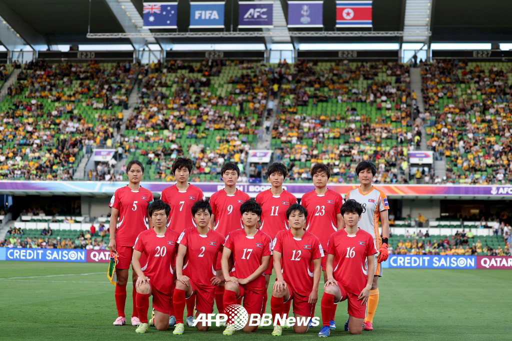 13일 호주 퍼스에서 열린 2026 AFC 여자 아시안컵 8강 호주전에 나선 북한 여자축구대표팀. /AFPBBNews=뉴스1