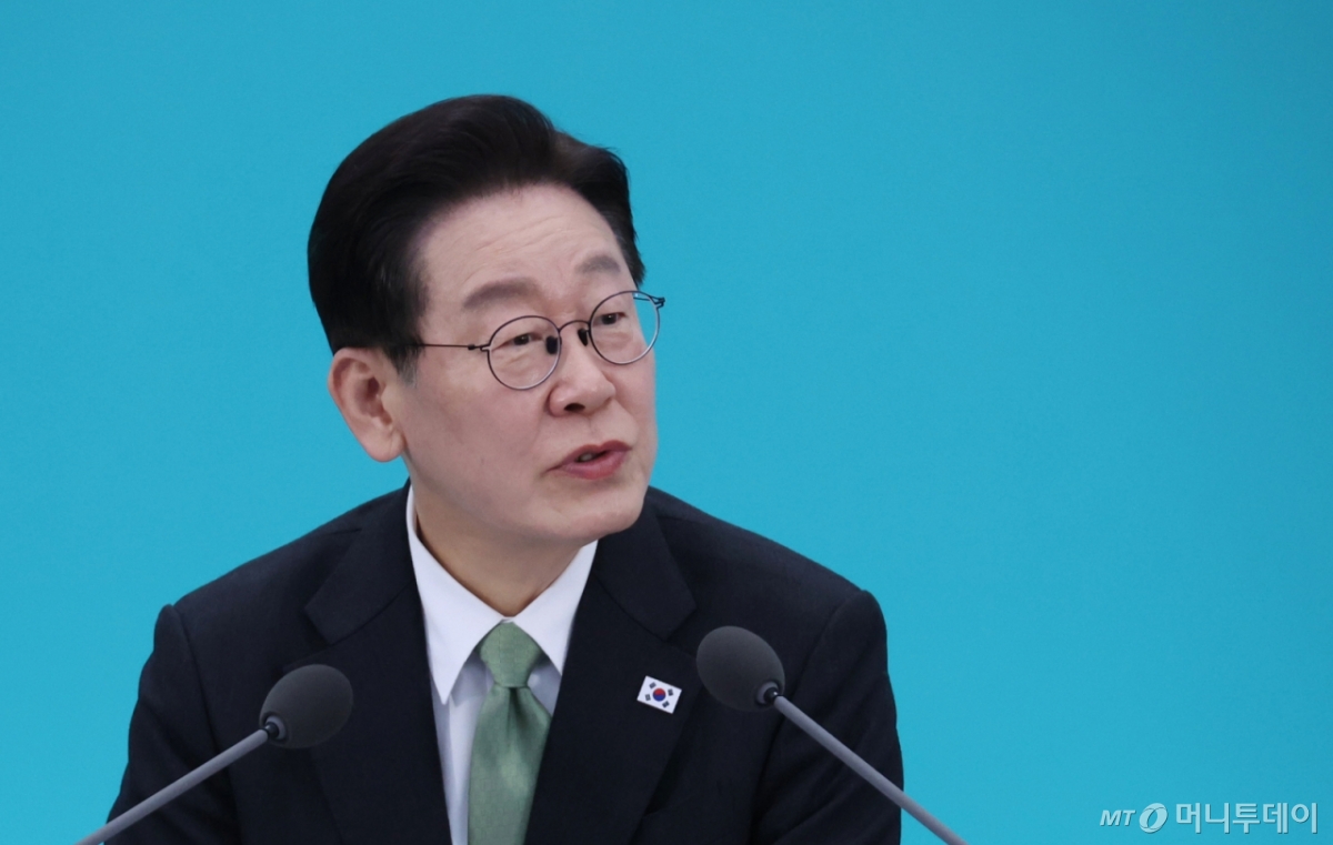 (청주=뉴스1) 허경 기자 = 이재명 대통령이 13일 청주 오스코에서 열린 ’충북의 마음을 듣다’ 타운홀미팅 간담회에서 발언을 하고 있다. (청와대통신사진기자단) 2026.3.13/뉴스1 Copyright © 뉴스1. All rights reserved. 무단 전재 및 재배포, AI학습 이용 금지. /사진=(청주=뉴스1) 허경 기자