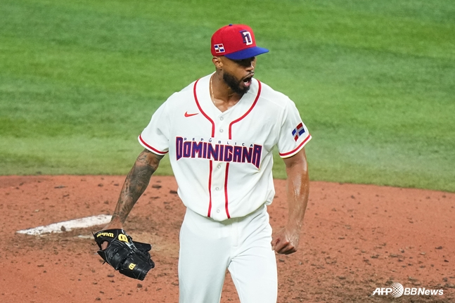 포효하는 산체스. /AFPBBNews=뉴스1