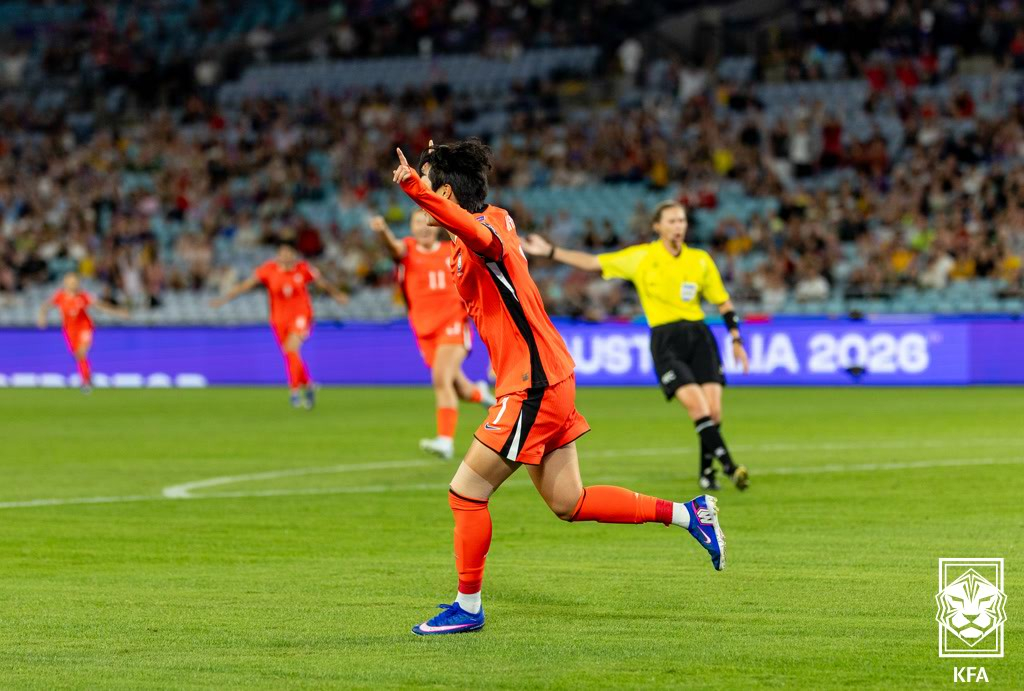 손화연이 2026 아시아축구연맹(AFC) 호주 여자 아시안컵 8강전 득점 후 세리머니하고 있다. /사진=대한축구협회(KFA) 제공