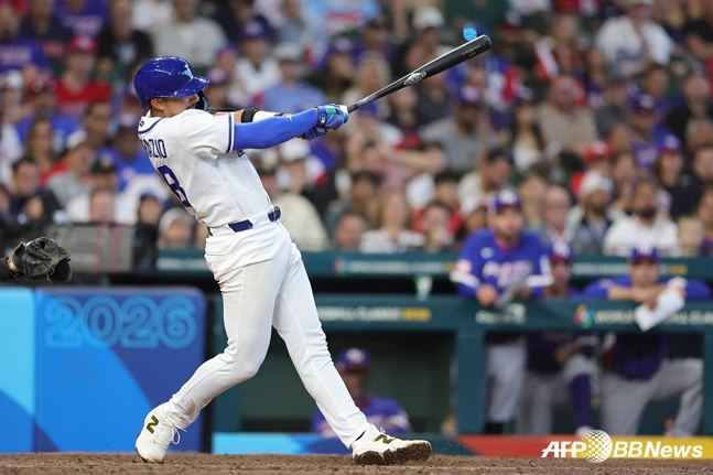 도라지오가 적시타를 때려내고 있다. /AFPBBNews=뉴스1