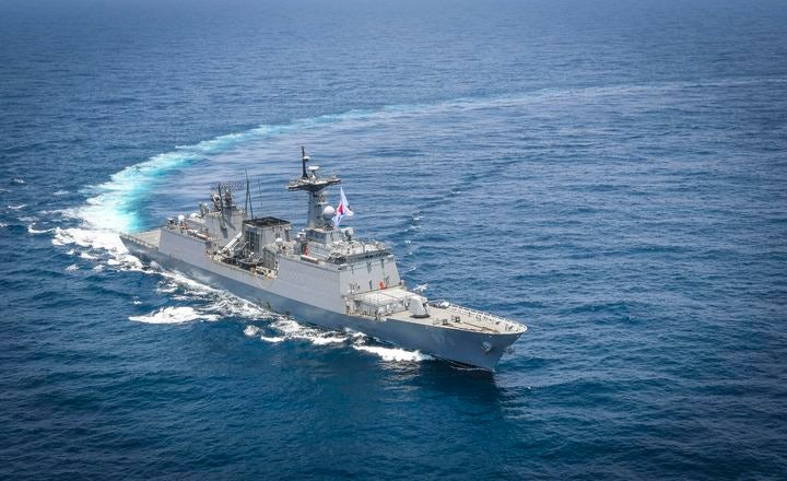 [서울=뉴시스] 합동참모본부는 29일 국군의 날 76주년 계기 해외 파병부대 활동 모습을 공개했다.청해부대는 2009년 3월 13일 창설되어 올해 파병 15주년으로 그동안 아덴만 해역에서 우리 선박과 국민을 보호하고 해적 활동을 억제하는 데 크게 기여 해왔다. (사진=합동참모본부 제공) 2024.09.29. photo@newsis.com *재판매 및 DB 금지