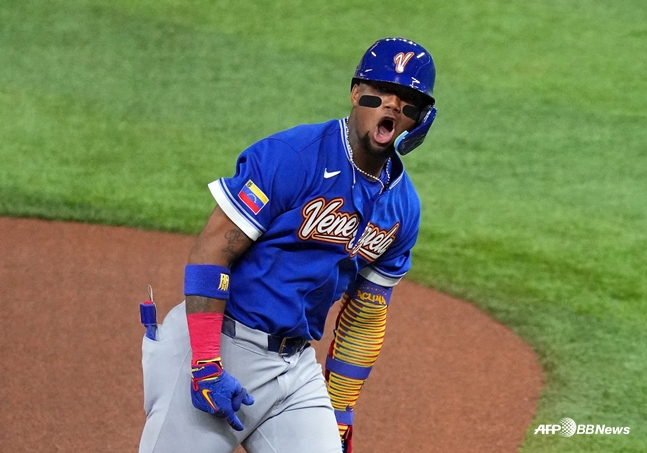 일본을 상대로 홈런을 친 뒤 포효하는 아쿠냐 주니어. /AFPBBNews=뉴스1