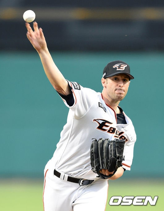 2016시즌 한화 소속으로 등판한 마에스트리.