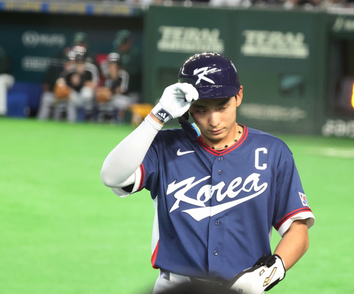야구 대표팀 이정후가 지난 9일 도쿄돔에서 열린 2026 WBC 도쿄POOL 대한민국과 호주 경기 3회초 무사 2루 2루타로 출루한후 문보경 2루타때 득점하고 있다. /사진=강영조 선임기자